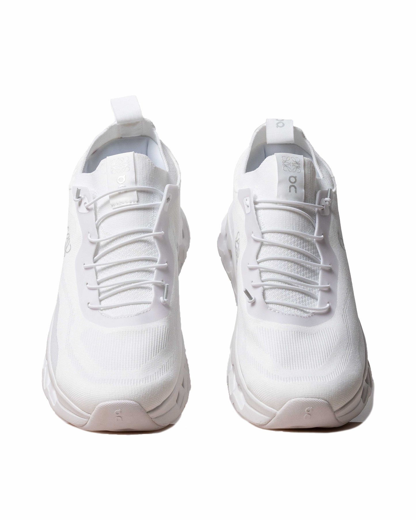 Sepatu Loewe x On Running Cloudtilt All White