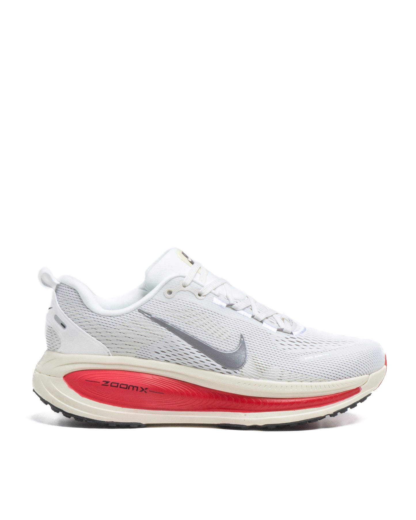 Sepatu Nike Vomero 18 Platinum Tint Siren Red Light Smoke Grey Metallic Pewter