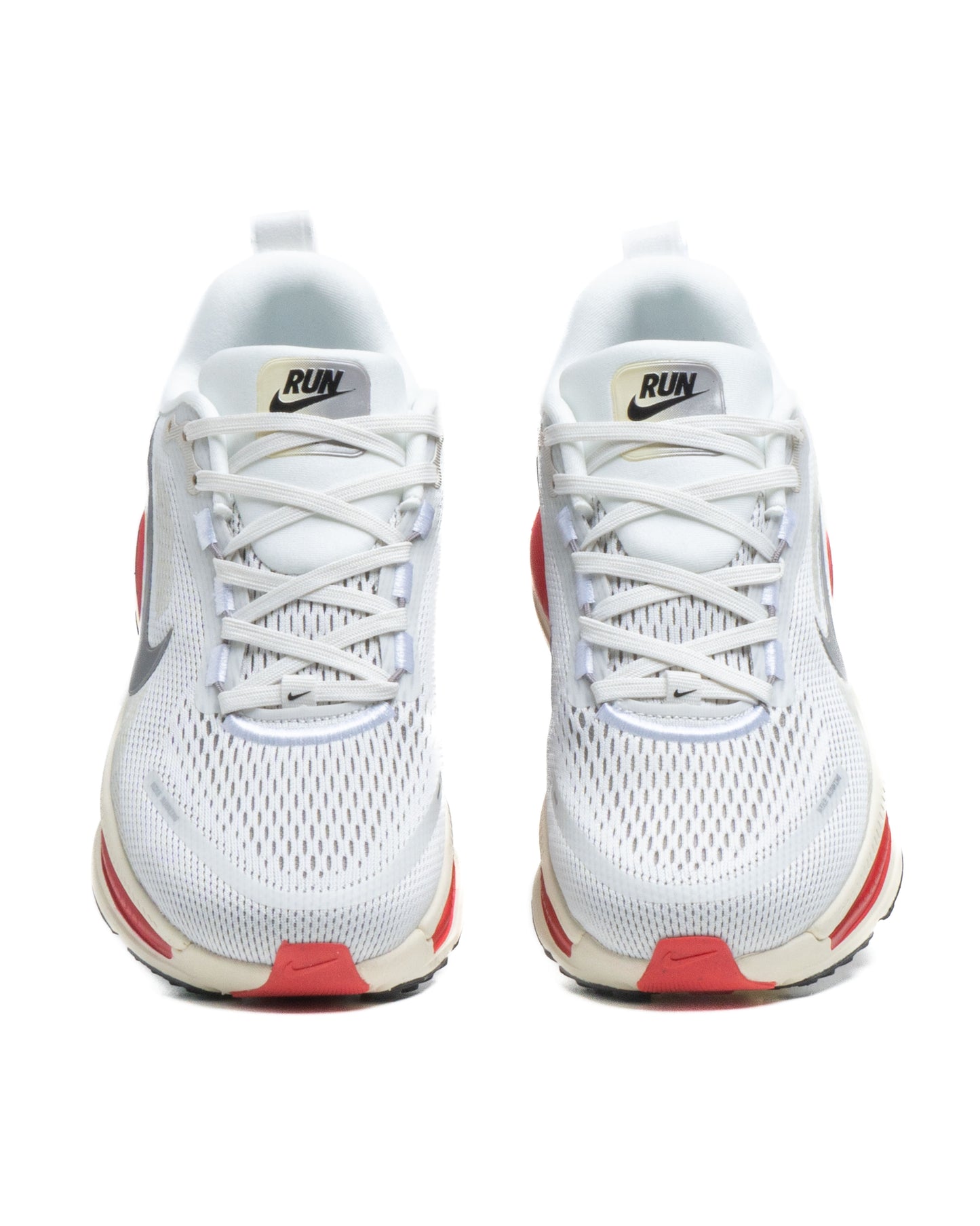 Sepatu Nike Vomero 18 Platinum Tint Siren Red Light Smoke Grey Metallic Pewter