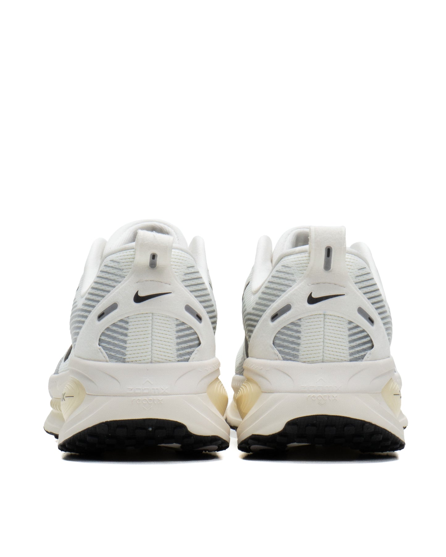 Sepatu Pria Nike Vomero 18 Summit White Coconut Milk