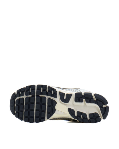Sepatu Pria Nike Zoom Vomero 5 Chrome