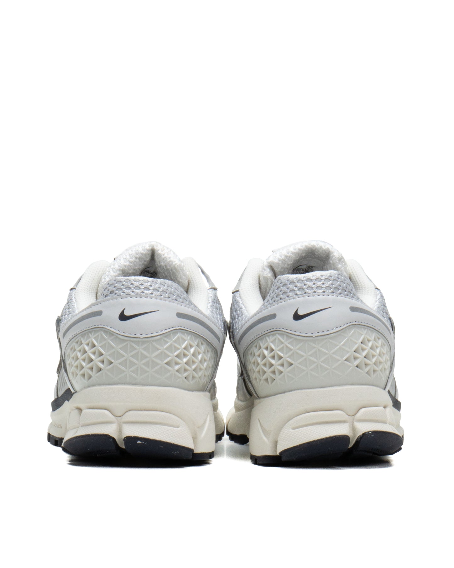 Sepatu Pria Nike Zoom Vomero 5 Chrome