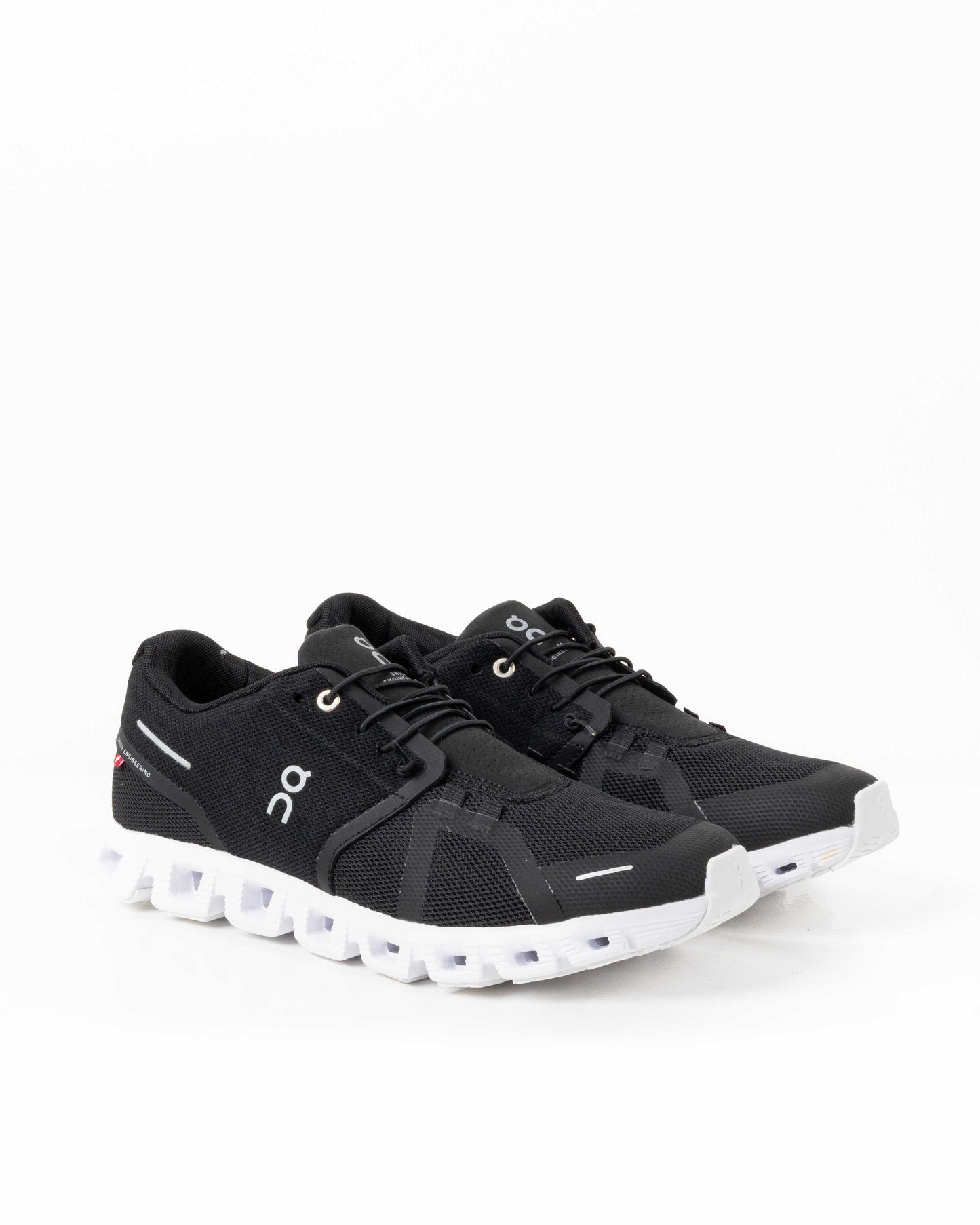 Men's On Running Cloud 5 Sneakers in Black/White 14454