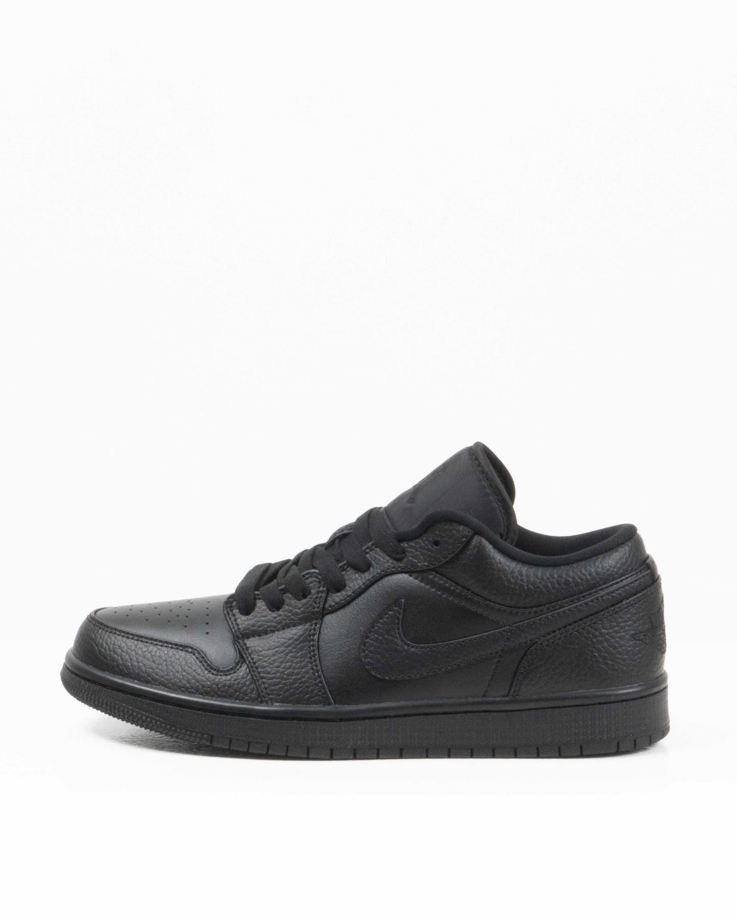 Sepatu Pria Air Jordan 1 Low Triple Black 009114412A