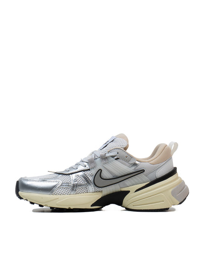 Sepatu Unisex Nike V2K Run Summit White Metallic Silver