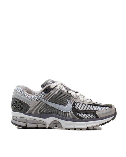 Sepatu Sneakers Running Casual Nike Zoom Vomero 5 Iron Ore and Flat Pewter