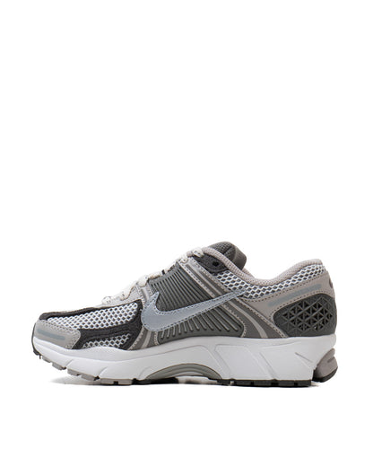 Sepatu Sneakers Running Casual Nike Zoom Vomero 5 Iron Ore and Flat Pewter