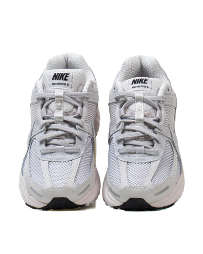 Sneakers Pria Wanita Nike Air Zoom Vomero 5 Vast Grey