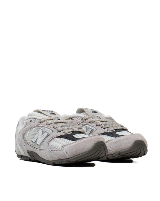 Sepatu Anak Casual Sporty New Balance Miu Miu Kids White/Grey