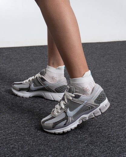 Sepatu Sneakers Running Casual Nike Zoom Vomero 5 Iron Ore and Flat Pewter