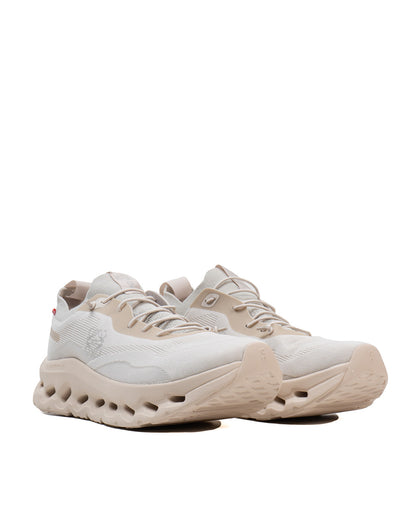 On Cloudtilt x Loewe Biege Sand