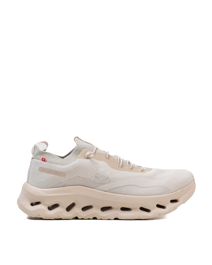 On Cloudtilt x Loewe Biege Sand