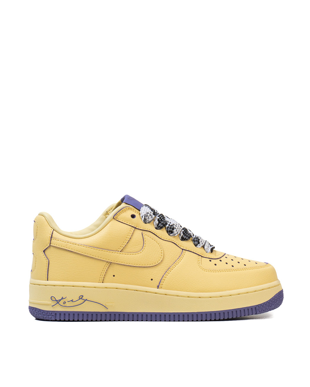 Sepatu Sneakers Basket Pria Kobe Bryant x Nike Air Force 1 Low Protro “Soft Yellow”