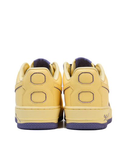 Sepatu Sneakers Basket Pria Kobe Bryant x Nike Air Force 1 Low Protro “Soft Yellow”