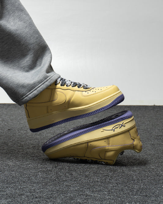 Sepatu Sneakers Basket Pria Kobe Bryant x Nike Air Force 1 Low Protro “Soft Yellow”