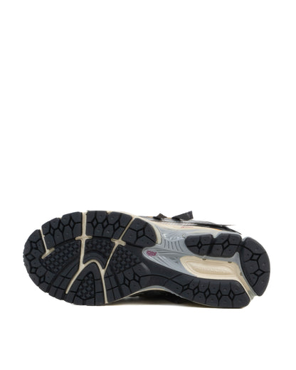 Sepatu Pria New Balance 1906A Tech Explosion
