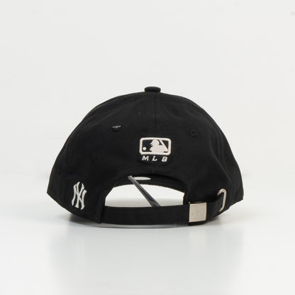 Topi Pria MLB New Yorks Yankees Cursive Logo Cap Black
