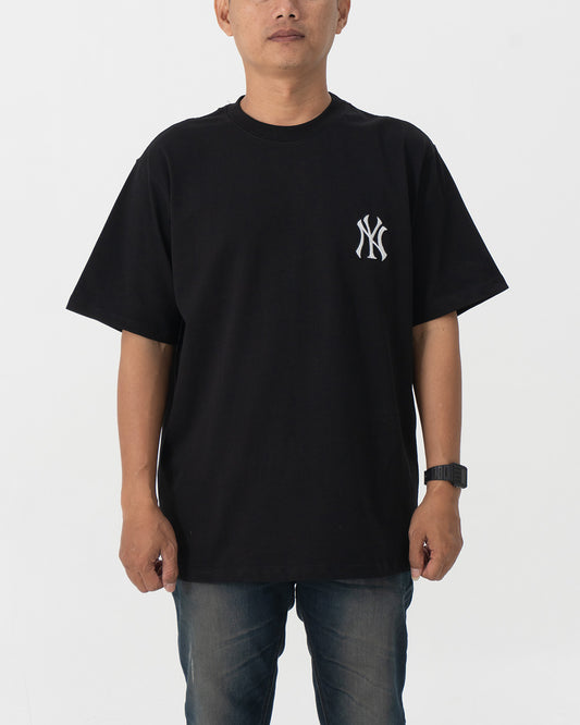 Baju Kaos NY Yankees Illusion Clipping Big NY Back Logo T-Shirt Black