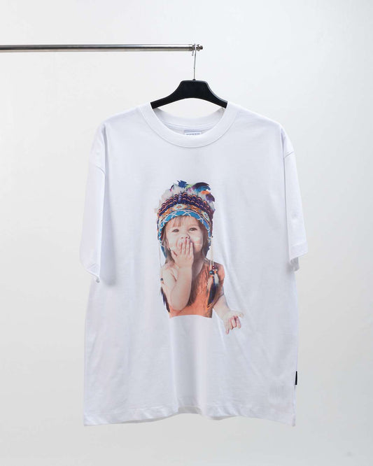 [Acme De La Vie] Adlv Baby Face Indian Boy White Tee