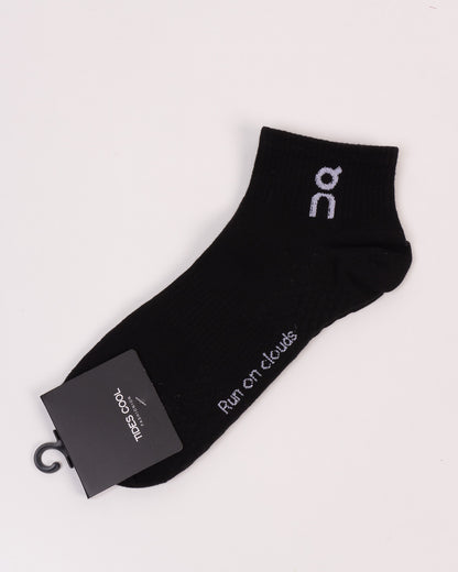 Kaos Kaki Lari On Mid Sock Black On Running Unisex Anti Bacterial