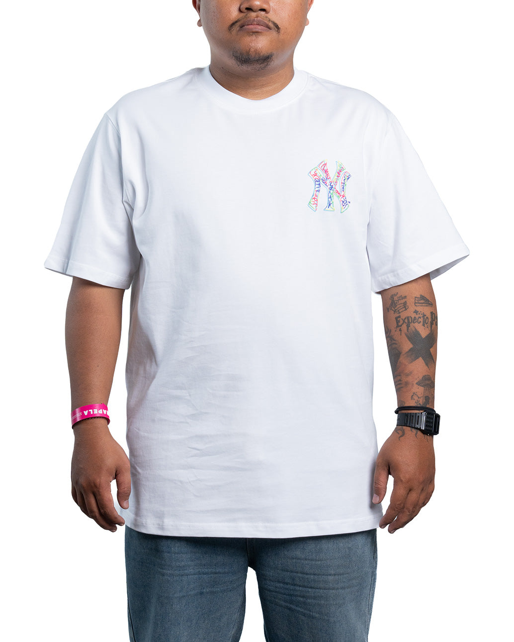 Kaos T-Shirt Basic Colorful Mega Logo Oversized-Fit New York Yankees White