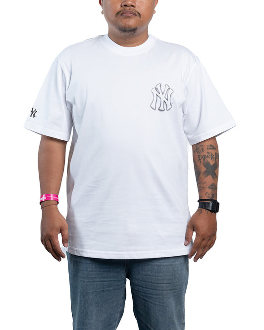 Kaos T-Shirt Street Logo Overfit Short Sleeve New York Yankees