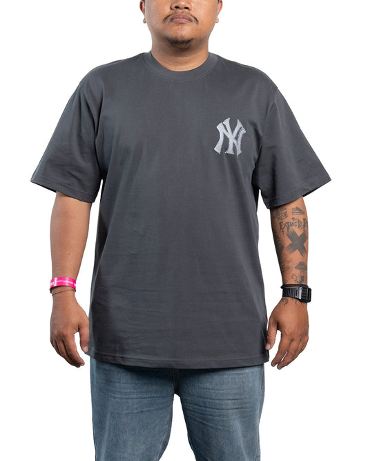 Kaos T-shirt NY Yankees Vintage Monotive Overfit Tee Black