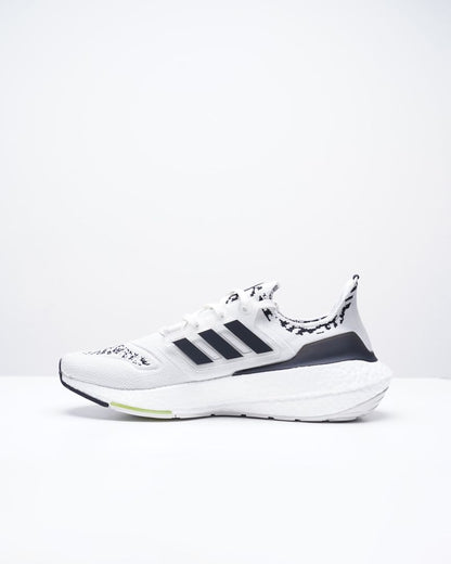 Sepatu Pria Adidas Ultraboost 22 Non Dyed / Core Black / Almost Lime - 14072