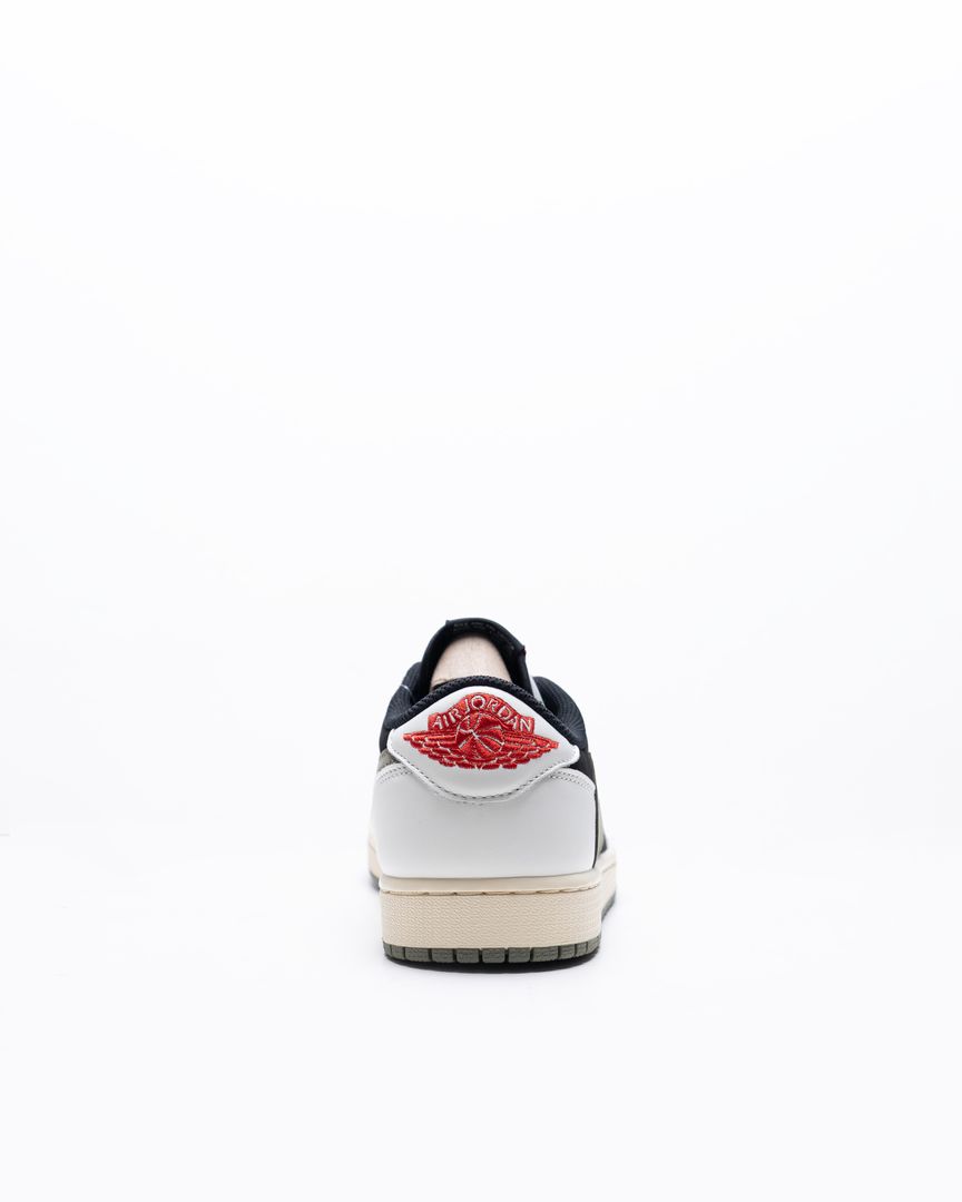 Sepatu Sneaker Pria Jordan 1 Retro Low OG SP Travis Scott Olive Sail/University Red/Black/Medium Olive 14121